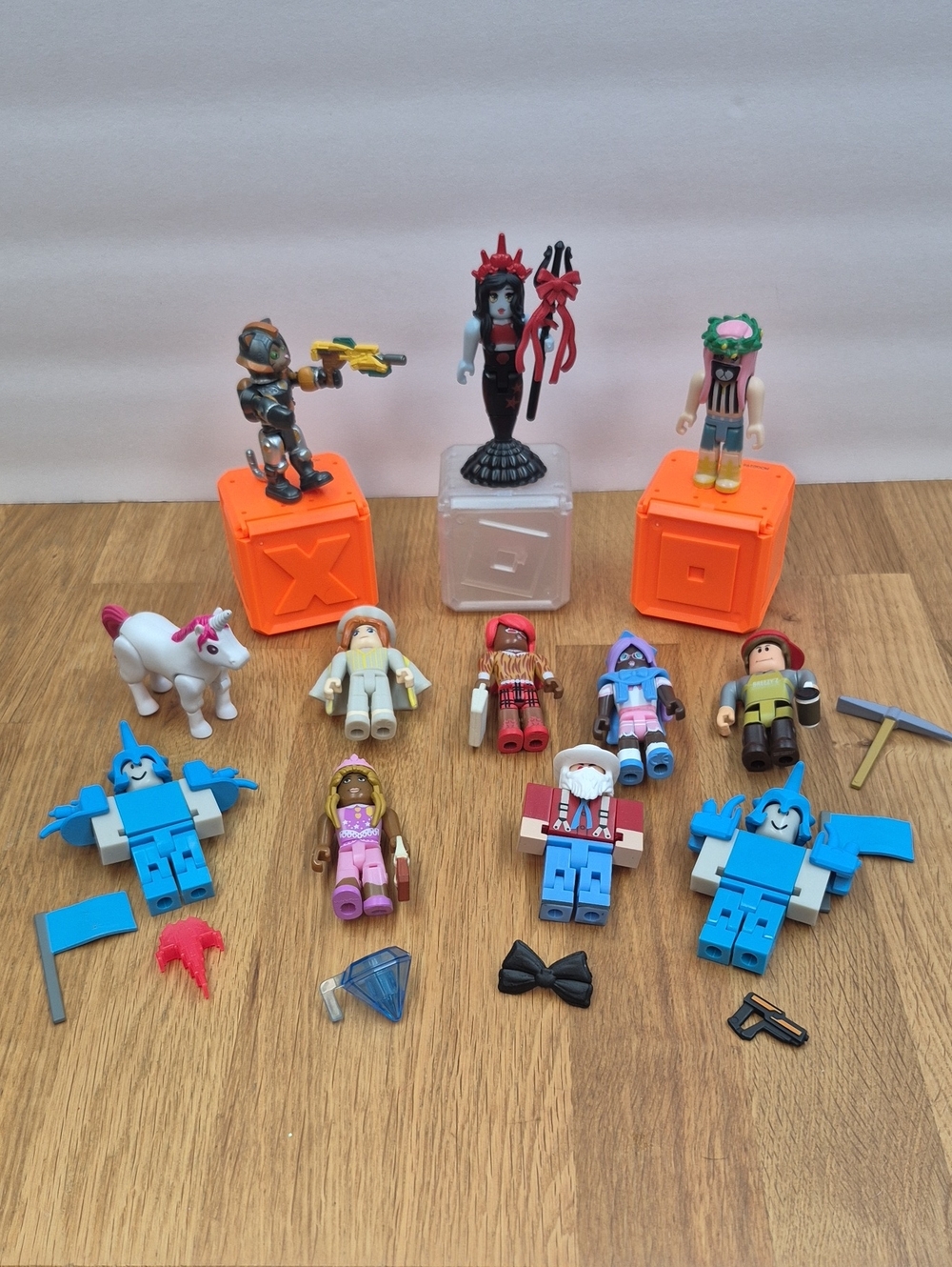 Roblox Mini Figure lot